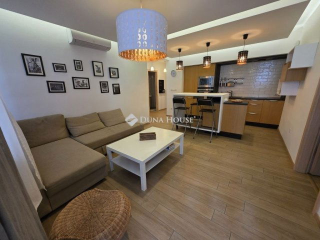 Kiadó téglalakás, albérlet, Budapesten, VII. kerületben