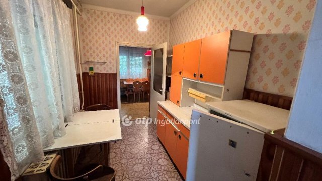 Eladó családi ház, Ugodon 35.9 M Ft, 5 szobás