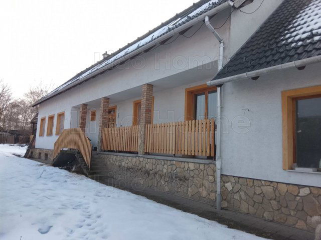 Eladó családi ház, Bicskén 108 M Ft, 3+2 szobás