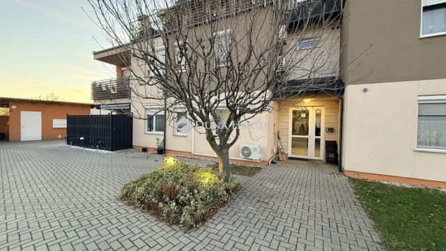 Eladó téglalakás, Győrött 79.9 M Ft, 3 szobás