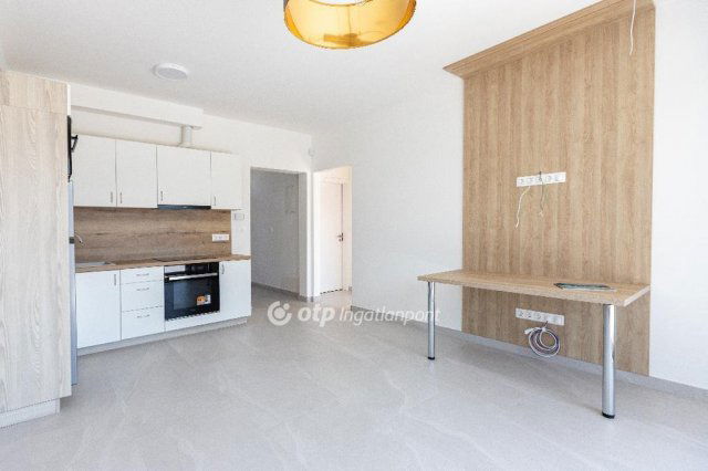 Eladó ikerház, Balatonfüreden 169 M Ft, 2+4 szobás