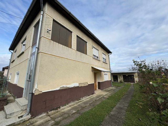 Eladó családi ház, Varsányon 32.999 M Ft, 6 szobás