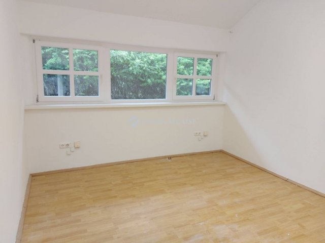 Kiadó téglalakás, albérlet, Gödöllőn, Repülőtéri úton