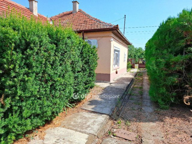 Eladó családi ház, Békéscsabán 38 M Ft, 2 szobás