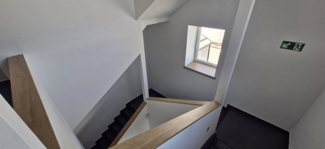 Kiadó iroda, Tatán 35 E Ft / hó, 1 szobás / költözzbe.hu