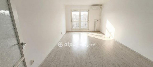 Eladó panellakás, Budapesten, III. kerületben 74.9 M Ft