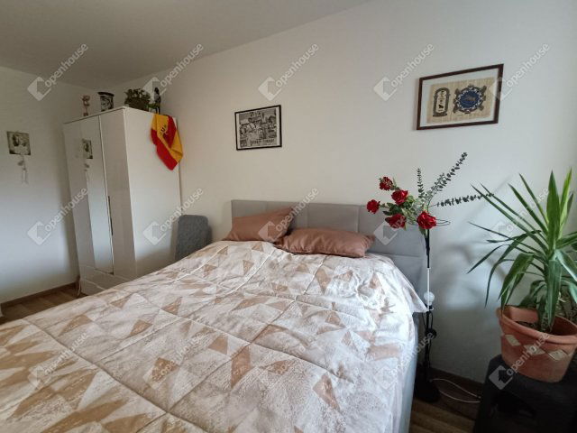 Eladó téglalakás, Sopronban 129 M Ft, 4 szobás