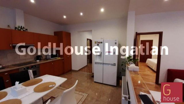 Eladó családi ház, Budapesten, XV. kerületben, Tarpai téren