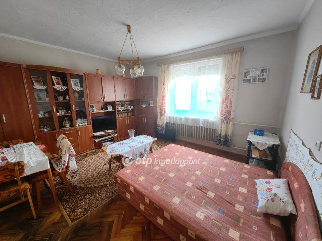 Eladó családi ház, Bucsán 14.99 M Ft, 3 szobás