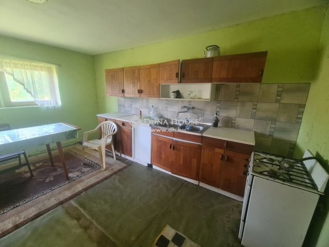 Eladó családi ház, Husztóton 6.99 M Ft, 3 szobás