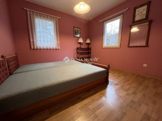Eladó családi ház, Zircen 78 M Ft, 3 szobás