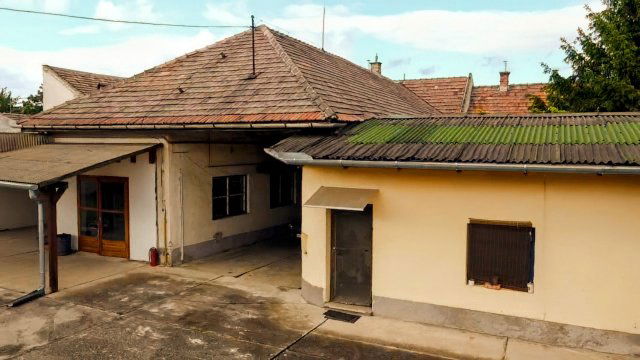 Eladó ipari ingatlan, Vácon 194.9 M Ft / költözzbe.hu