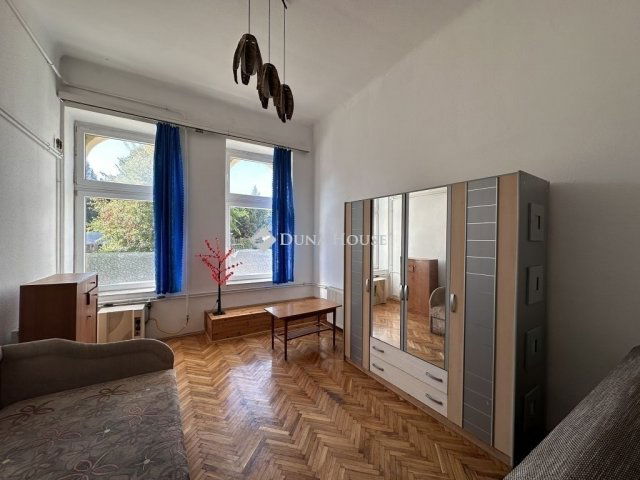 Eladó téglalakás, Budapesten, VIII. kerületben 64.5 M Ft