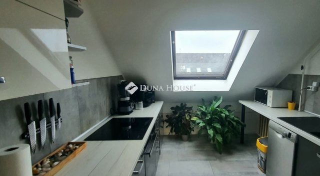 Eladó téglalakás, Szombathelyen 49.9 M Ft, 3 szobás