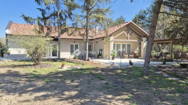 Eladó családi ház, Kecskeméten 95 M Ft, 4 szobás