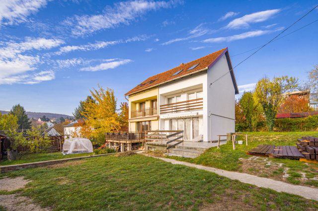 Eladó ikerház, Balatonalmádiban, Veszprémi úton 94.9 M Ft