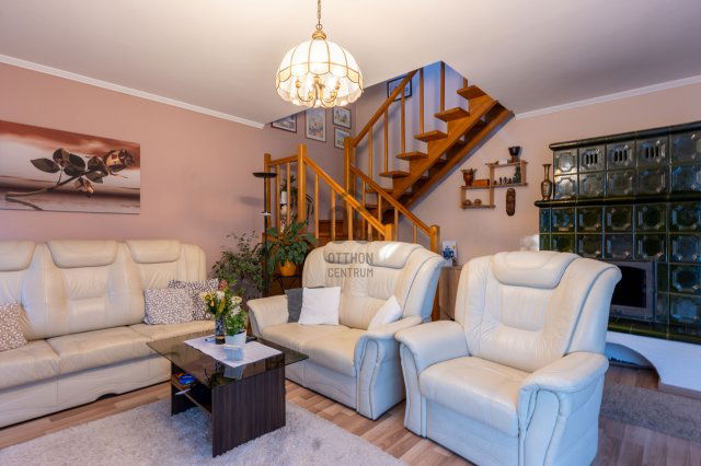 Eladó családi ház, Isztiméren 105 M Ft, 6 szobás