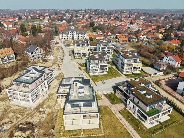 Eladó téglalakás, Balatonkenesén 118 M Ft, 3 szobás