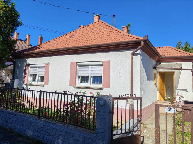 Eladó családi ház, Győrött 55.9 M Ft, 3 szobás