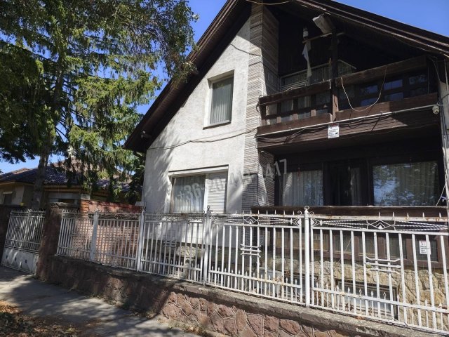 Eladó családi ház, Lajosmizsén 97.5 M Ft, 5 szobás