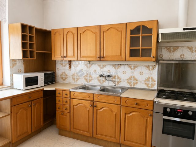 Eladó családi ház, Győrött 92.99 M Ft, 3 szobás
