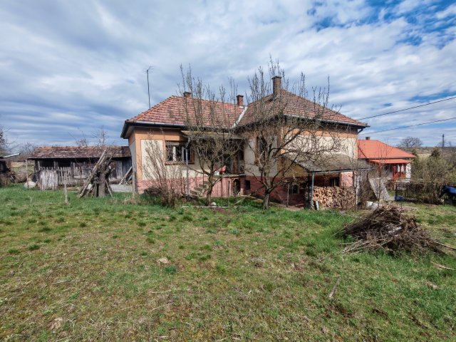 Eladó családi ház, Cereden 12.5 M Ft, 3+1 szobás