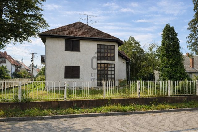 Eladó nyaraló, Balatonbogláron 280 M Ft, 10 szobás