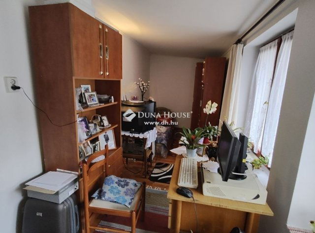 Eladó téglalakás, Vácon 39.9 M Ft, 2 szobás