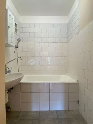 Eladó panellakás, Budapesten, III. kerületben 77.9 M Ft, 3 szobás