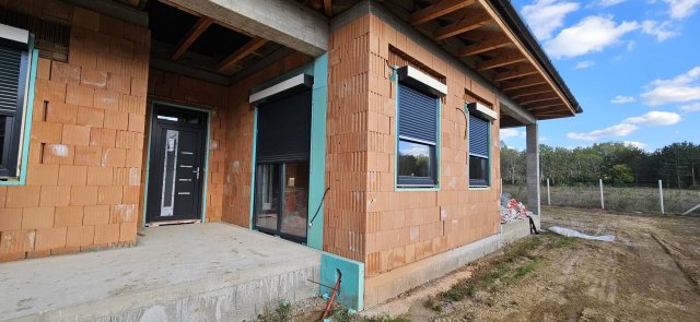 Eladó családi ház, Újlengyelen 140 M Ft, 4 szobás