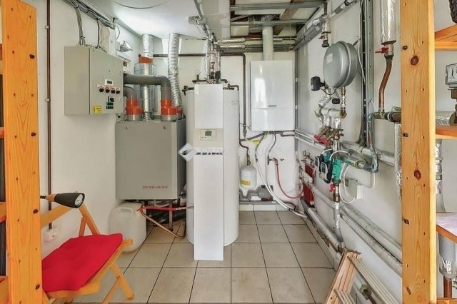 Eladó családi ház, Mendén 153 M Ft, 4 szobás