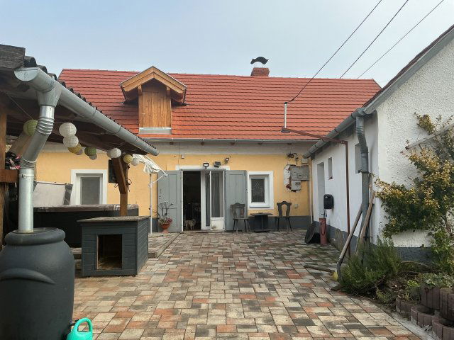 Eladó családi ház, Monostorapátin 52.9 M Ft, 2 szobás