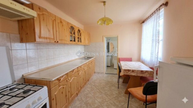 Eladó családi ház, Kiskunfélegyházán 48 M Ft, 2 szobás