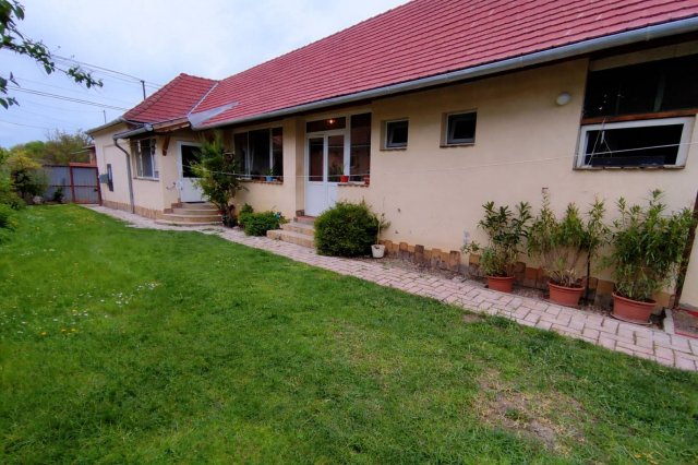 Eladó családi ház, Mohácson 53 M Ft, 4 szobás