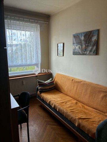 Eladó téglalakás, Pécsett, Megyeri téren 53 M Ft, 3 szobás