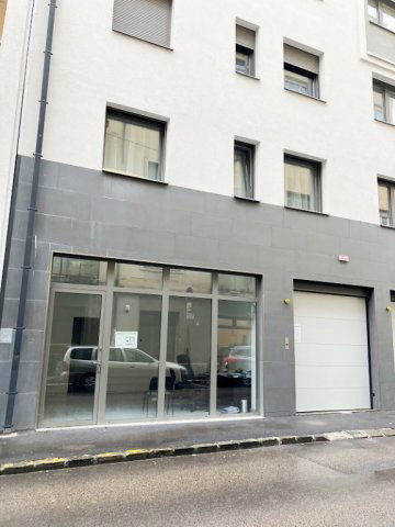 Eladó üzlethelyiség, VIII. kerületben, Tolnai Lajos utcában