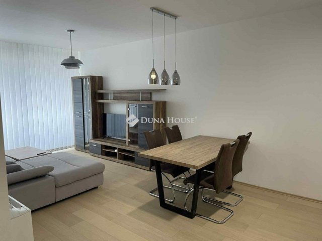 Kiadó téglalakás, albérlet, Szegeden 200 E Ft / hó, 2 szobás