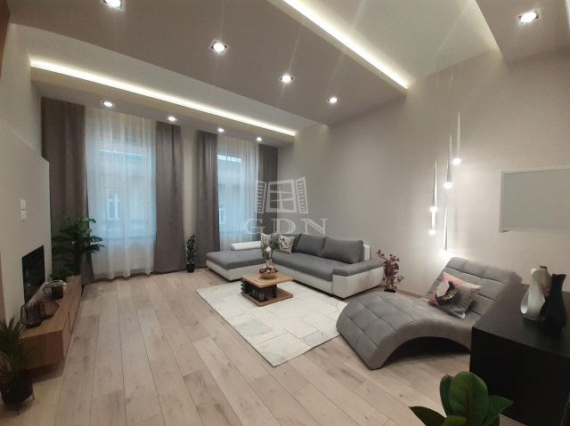 Eladó téglalakás, Budapesten, VII. kerületben 168 M Ft, 3 szobás