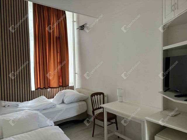 Eladó téglalakás, Debrecenben 225 M Ft, 4 szobás