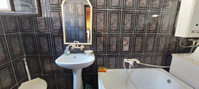 Eladó családi ház, Pécelen 65 M Ft, 4 szobás