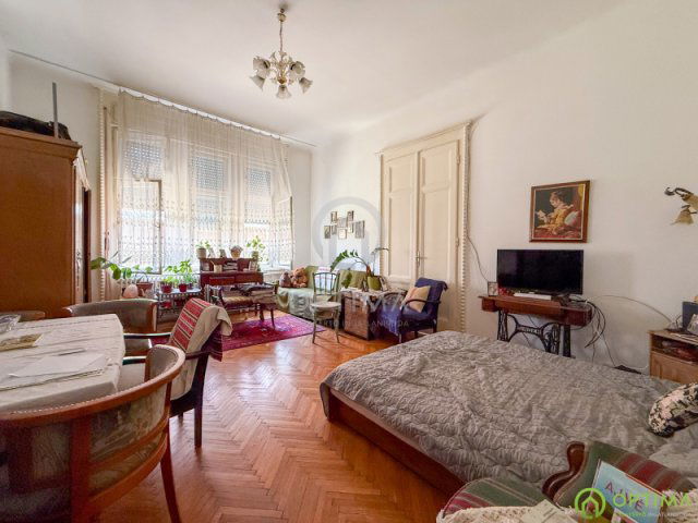 Eladó téglalakás, Budapesten, VII. kerületben, Rákóczi úton