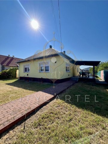 Eladó családi ház, Balatonbogláron 94.9 M Ft, 3 szobás