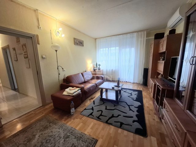 Eladó panellakás, Tökölön 49.5 M Ft, 2 szobás
