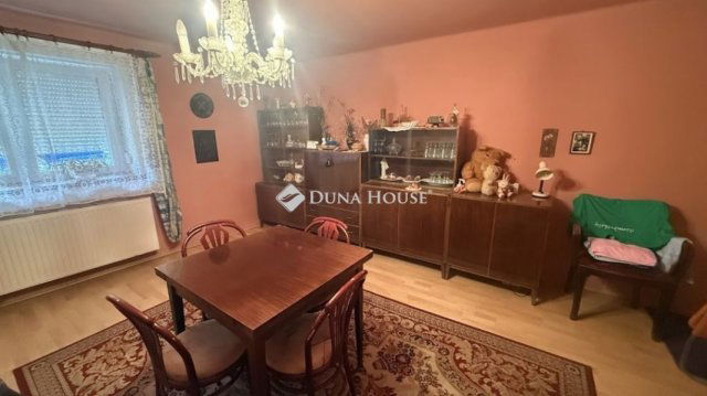 Eladó családi ház, Szombathelyen 85.9 M Ft, 5 szobás