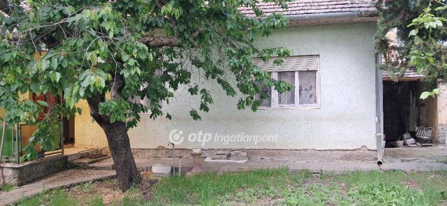 Eladó családi ház, Szurdokpüspökin 27 M Ft, 3 szobás