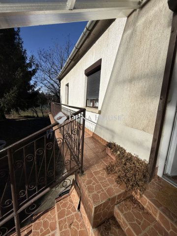 Eladó családi ház, Ajkán 47.9 M Ft, 3 szobás