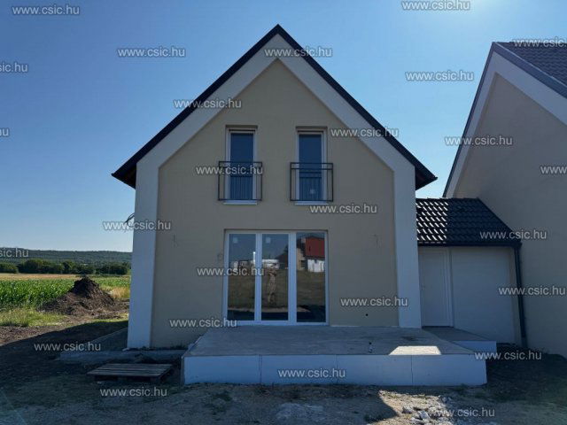 Eladó családi ház, Vácrátóton 89.9 M Ft, 4+1 szobás