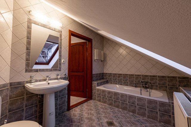 Kiadó családi ház, albérlet, Pécsett 480 E Ft / hó, 5 szobás