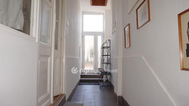 Eladó sorház, Gyöngyösön 60 M Ft, 2 szobás