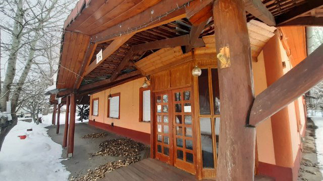 Eladó hotel, Monorierdőn 364.9 M Ft, 8 szobás